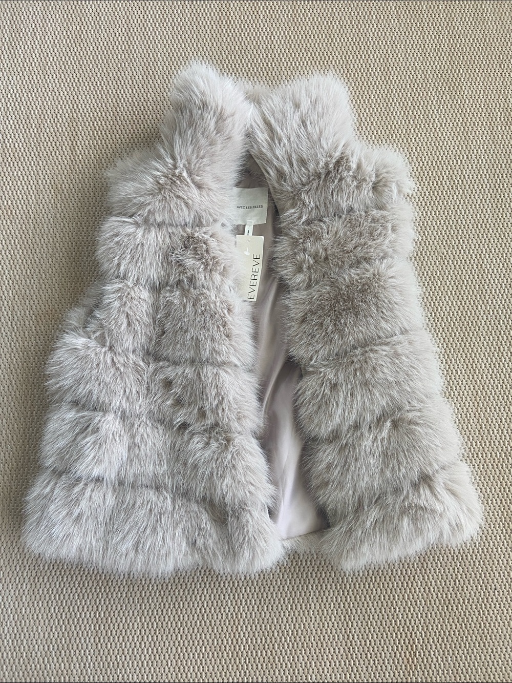EVEREVE Faux Fur Vest in Light Taupe